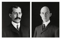 Orville e Wilbur Wright em 1905